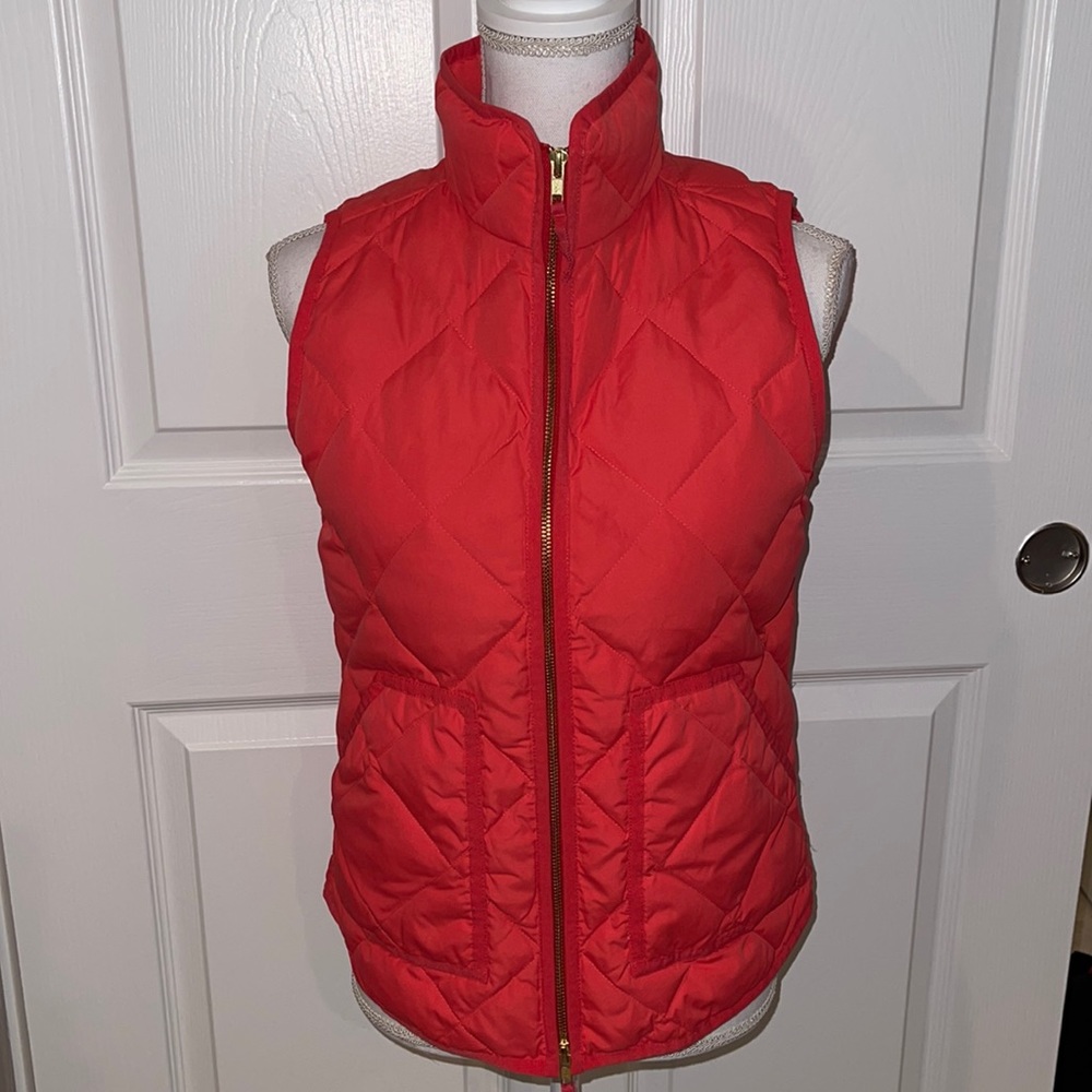J crew Factory puffer vest coral size XS
